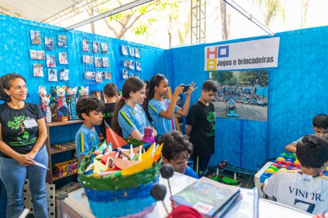 Promovida pela Secretaria Municipal de Educação de Ipatinga, em parceria com o Sebrae Minas, a feira ocorre das 9h às 16h, na entrada do Estádio Ipatingão, sábado 