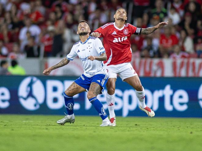 No primeiro turno o time celeste perdeu por 3x0