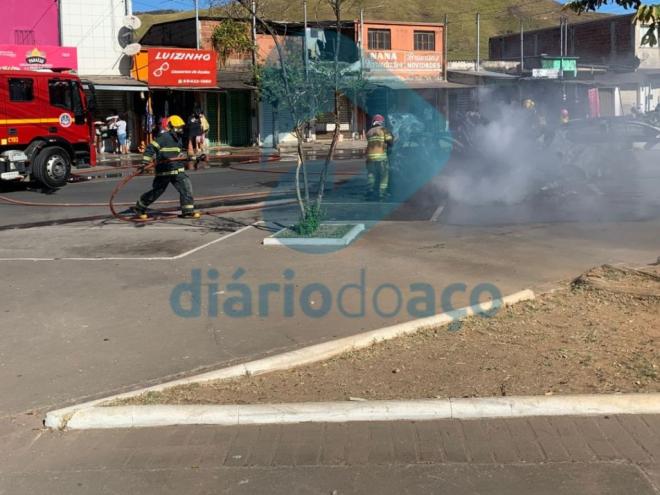 Bombeiros controlaram as chamas