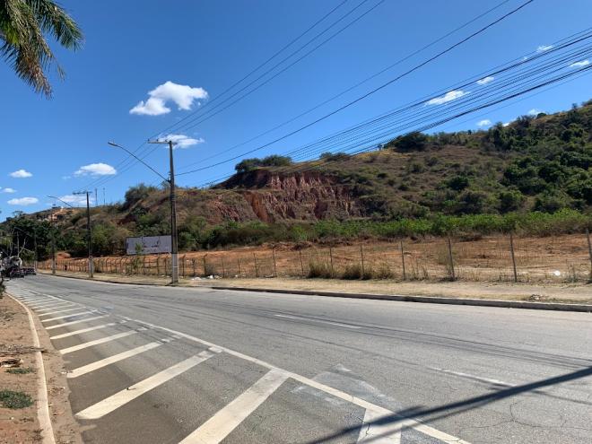 Área onde seria construído o shopping fica localizada em frente ao Unileste 