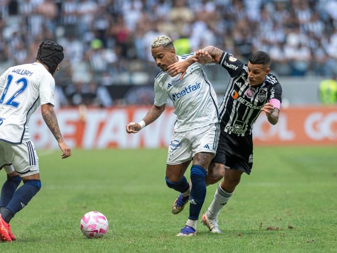 Dos cinco confrontos na Arena MRV, Cruzeiro venceu dois, Atlético venceu um, e houve um empate