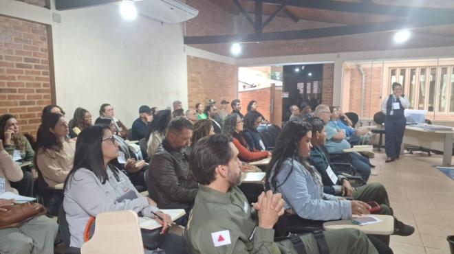 O evento contou com a presença de cerca de 60 participantes