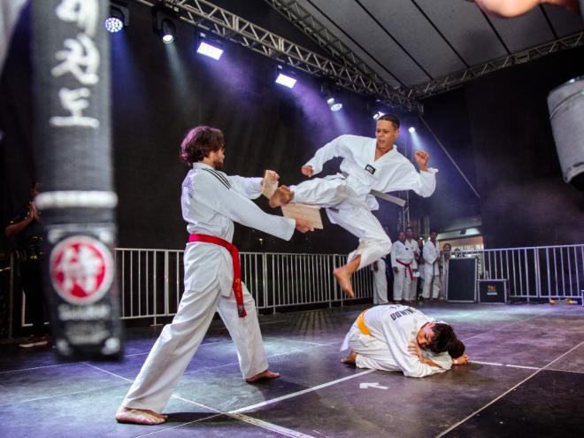 Apresentação de taekwondo também integra a programação