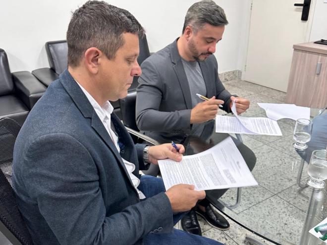 Acordo foi assinado quinta-feira, pelo prefeito de Timóteo e pelo representante da Cohab 