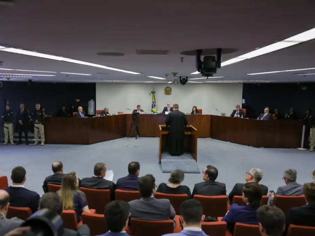 Julgamento de envolvidos em trama golpista contra a democracia brasileira será retomado nesta terça-feira;  Foto: Fabio Rodrigues-Pozzebom/Agência Brasil