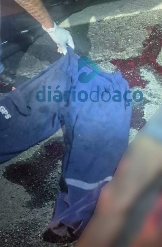 Calça que a vítima vestia, no momento em que foi atropelada 