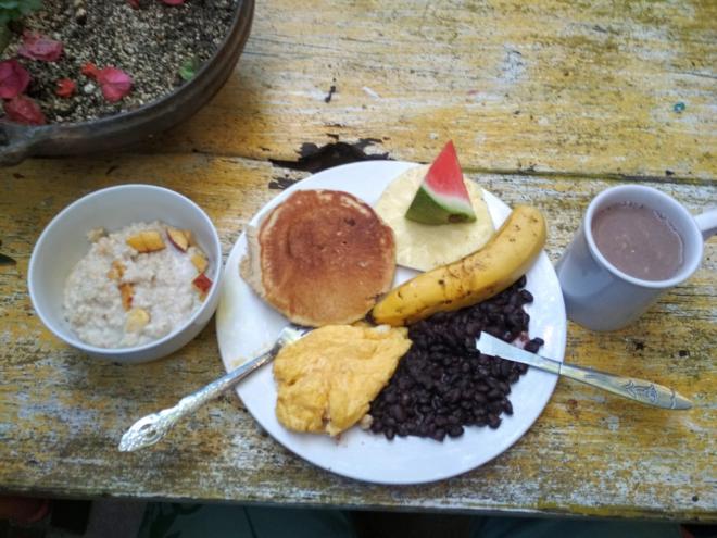 Café da manhã na Tailândia inclui feijão preto 