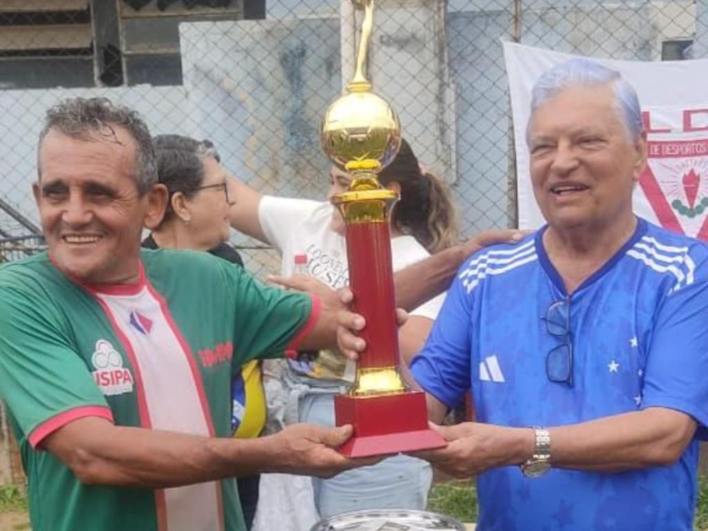 A Usipa foi premiada pela sua garra até a final, levando para casa o troféu de vice-campeã 