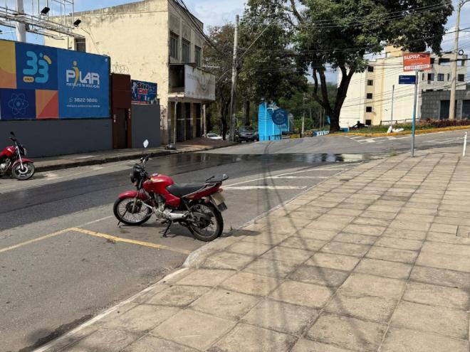 Cidadãos que trabalham no Centro se depararam com o problema na manhã desta terça-feira 