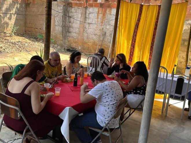 Um dos intuitos da arrecadação é comprar lanches para os atendidos 