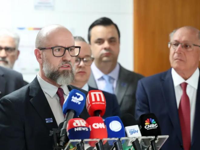 Presidente da Associação Brasileira da Indústria de Café (Abic), Pavel Cardoso, fala durante entrevista coletiva após reunião do governo com representantes do setor do agronegócio para discutir medidas à tarifa de 50% dos EUA. Foto: Valter Campanato/Agência Brasil