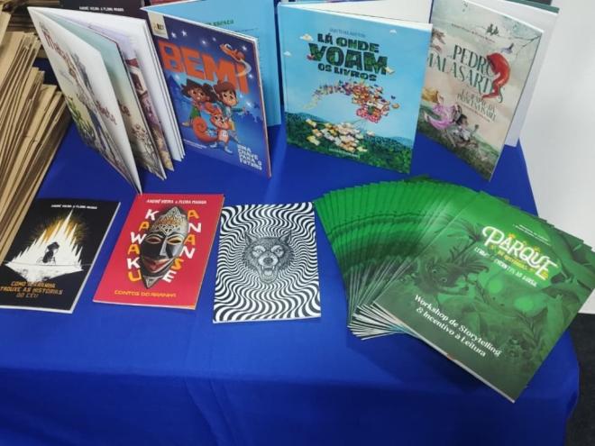 Ao fim da apresentação do projeto, as pessoas presentes receberam um kit de materiais