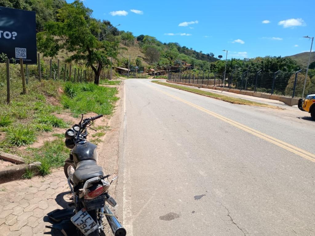 Sinistro aconteceu nesta reta, perto da metalúrgica na MG-232 