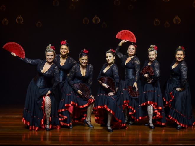A companhia de dança cigana em ''A Roda do Tempo'' 