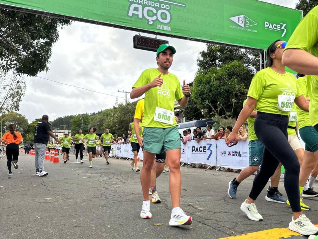 Para o prefeito Gustavo Nunes, a Corrida do Aço representa a união de esforços em prol de uma cidade mais saudável e participativa. 'A prefeitura tem sido parceira constante em eventos que incentivam o esporte e o bem-estar