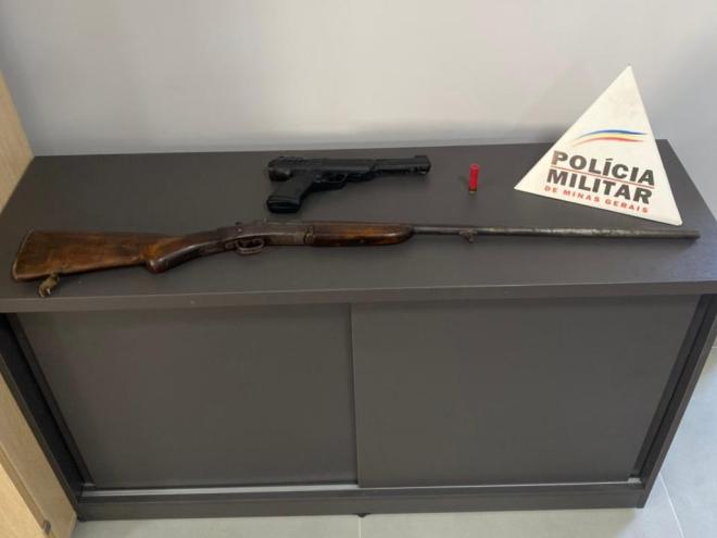 Buscas aos ladrões resultou na apreensão de uma arma de fogo e uma arma de pressão tipo pistola 