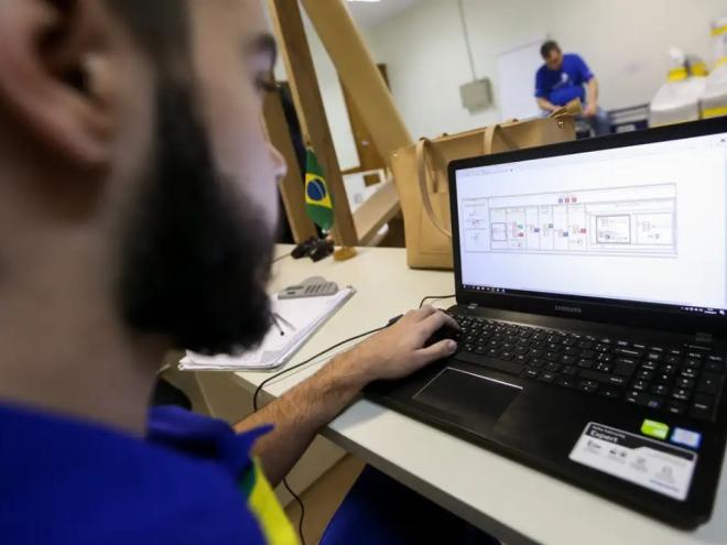 O levantamento também aponta que microempreendedores com CNPJ têm rendimentos próximos ou superiores aos dos servidores