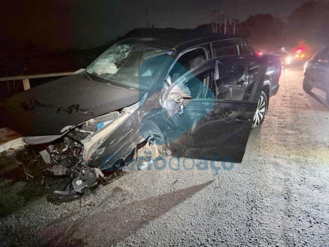 Caminhonete Amarok dirigida pelo cantor Relber 