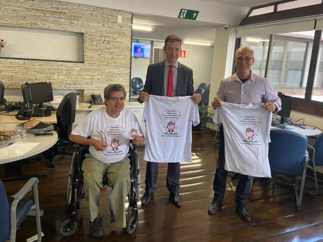 Clésio Gonçalves, Cláudio Pina e seu assessor Haroldo Ferri em reunião sobre o reassentamento 