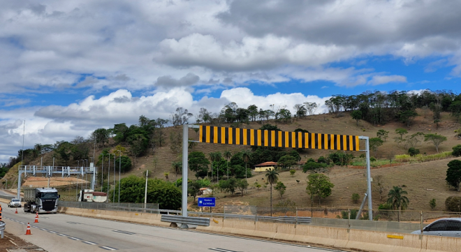 Sistema acusa inconsistências na informação de veículos que passam pelo pórtico