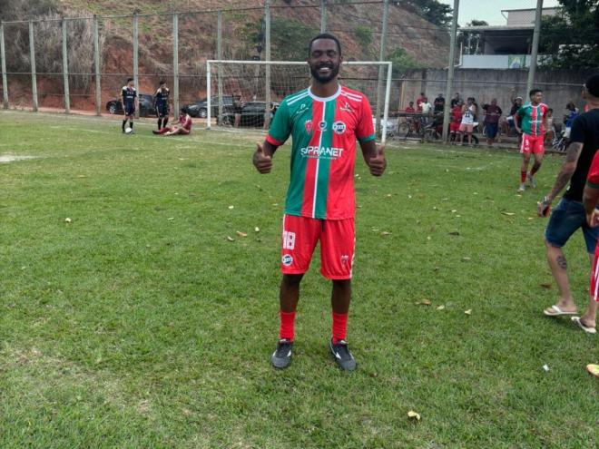 Reyder entrou no 2º tempo e assinalou dois gols da goleada que levou seu time a mais uma decisão   