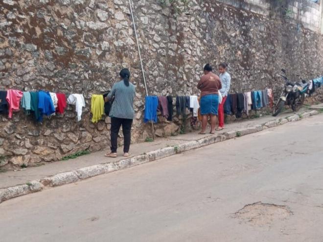 O varal solidário é uma das ações que fazem parte do projeto 