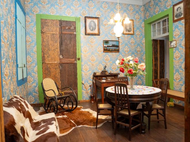 Dentro do casarão histórico são preservados objetos que ajudam a contar a história de Bom Jardim de Minas