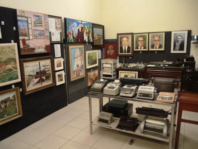 O museu tem um acervo de mais de 200 peças, cerca de duas mil fotografias e documentos históricos