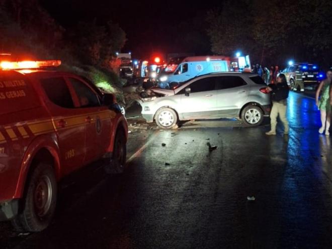 Tráfego ficou fechado por várias horas na BR-262 em Rio Casca 