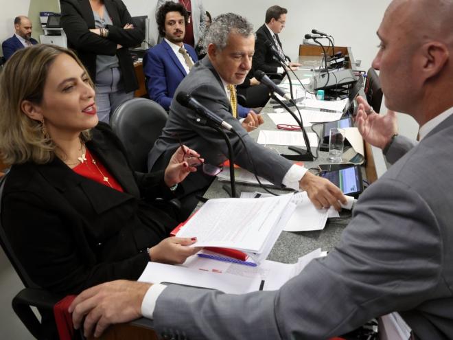 Beatriz Cerqueira (deputada estadual PT), Jean Freire (deputado estadual PT), Doorgal Andrada (deputado estadual PRD), Maria Clara Marra (deputada estadual PSDB), Thiago Cota (deputado estadual PDT), Gustavo Valadares (deputado estadual PMN). Foto: Willian Dias