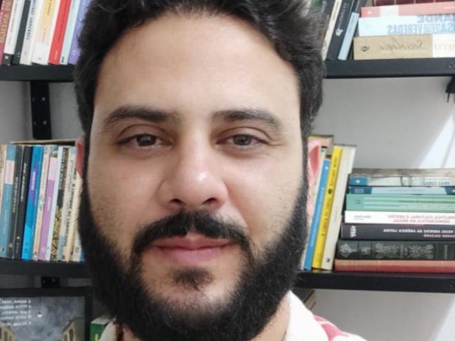 Mattheus Vinícius Rosa atua como professor de Sociologia e Filosofia