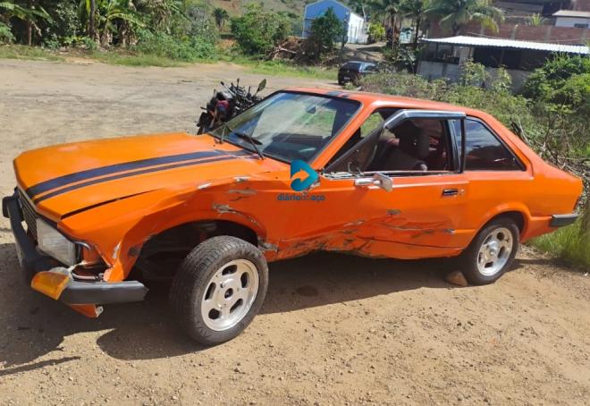 Acidente envolveu um Ford Corcel II