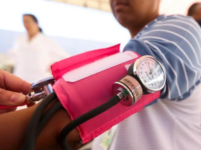 Para evitar o aparecimento da doença é importante manter o peso adequado, fazer atividades físicas e ter vida saudável