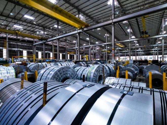 O parque siderúrgico mineiro, que inclui as empresas Usiminas e Aperam South America, sediadas no Vale do Aço, produziu 924 mil toneladas no mês de outubro