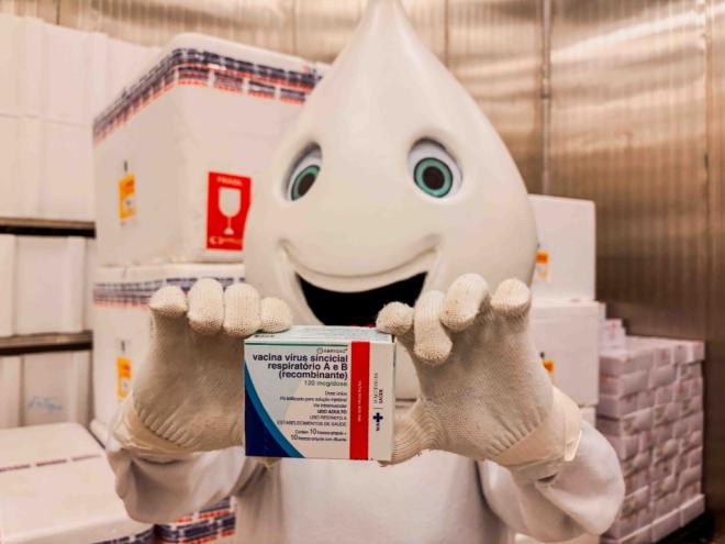 Em 2025, o país registrou milhares de casos de Síndrome Respiratória Aguda Grave por VSR, com prevalência entre crianças pequenas