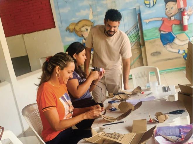 As atividades são gratuitas e valorizam o fazer manual