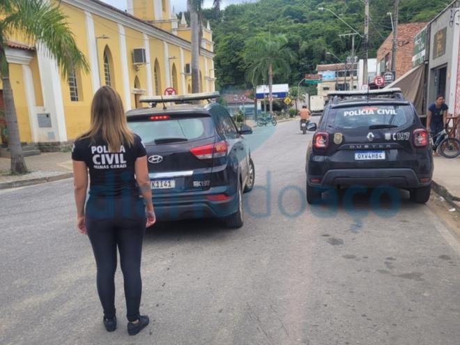Os policiais civis cumpriram mandados de busca e apreensão também em Santana do Paraíso