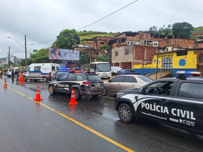 Operação Retomada cercou a avenida Maanaim e rua Amazonita por terra e pelo ar, na manhã de quinta-feira 