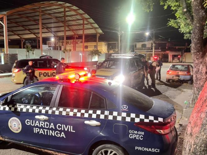 Equipes das polícias Militar e Municipal fizeram cerco aos ladrões, que foram localizados