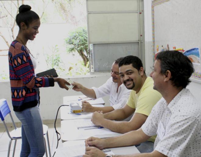 Luyla, 18 anos votando pela primeira vez