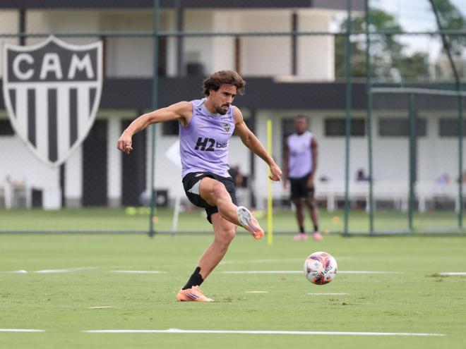  Igor Gomes deve começar o jogo entre os 11 titulares