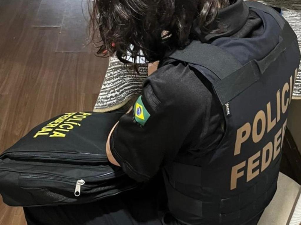 Agentes investigam um esquema ilícito de financiamento irregular de campanha e compra de votos nas eleições de 2024