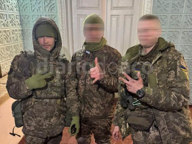 Brasileiro explica que militares vindos de outros lugares falam inglês e espanhol e isso facilita a comunicação 