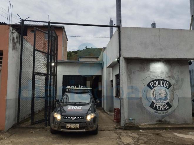 Homem de 35 anos era considerado foragido da Justiça e foi localizado no bairro Iguaçu após denúncia; ele foi encaminhado ao Sistema Prisional para o início do cumprimento de pena