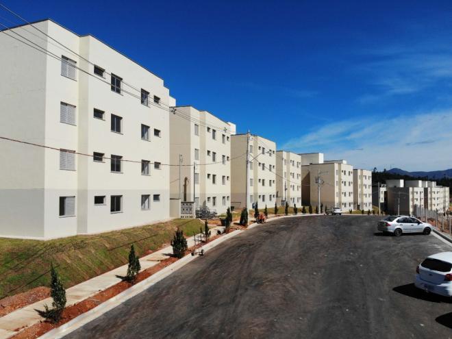 Moradores de 240 apartamentos estão sem água há quase duas semanas