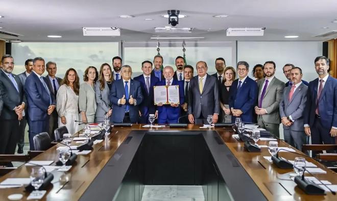 Presidente da República, Luiz Inácio Lula da Silva, durante a sanção do Projeto de Lei nº 5582, de 2025, que institui o marco legal do combate ao crime organizado no Brasil (Antifacção), em solenidade no Palácio do Planalto. Foto: Ricardo Stuckert/PR