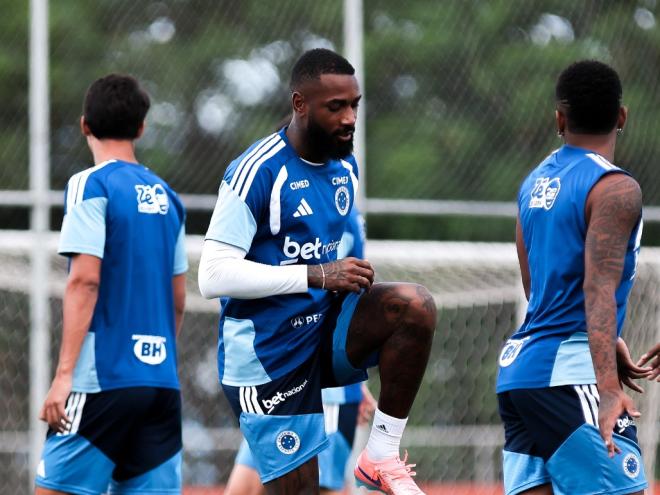 O meio campista Gerson estará entre os titulares nesta quarta-feira