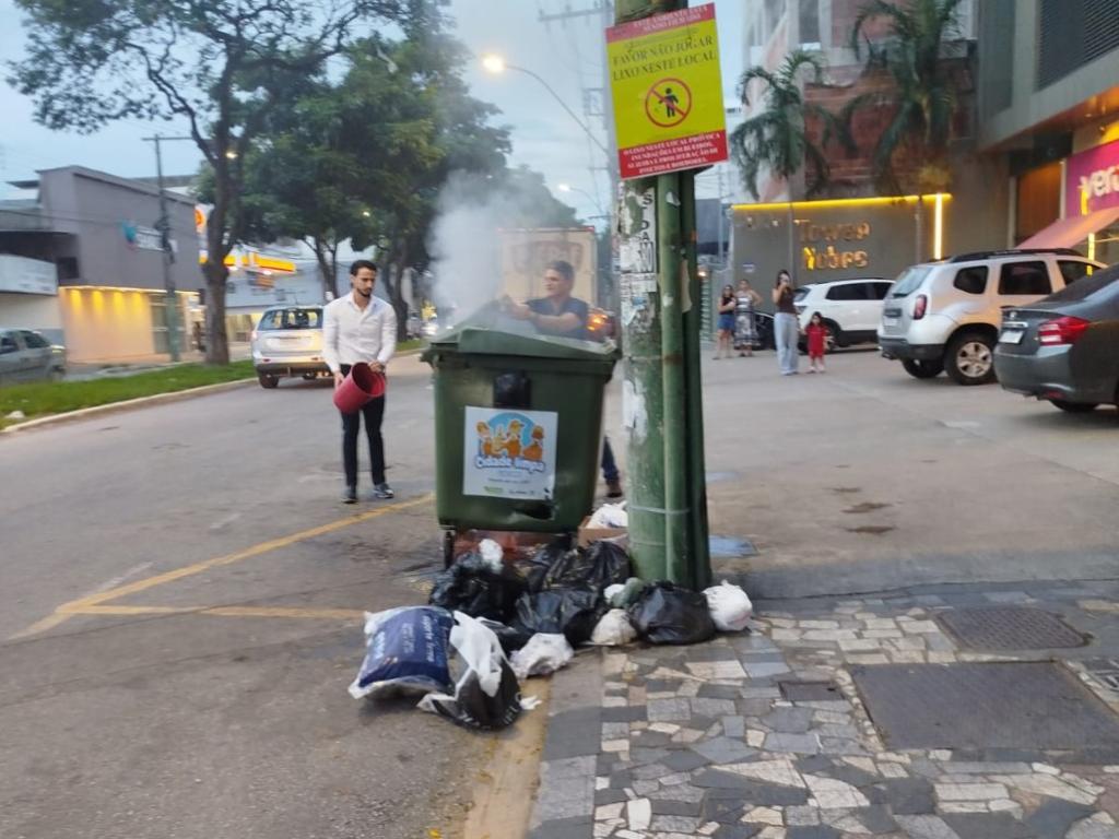 Dois equipamentos foram atingidos no Cidade Nobre, no Iguaçu, moradores relatam incêndio em três lixeiras 