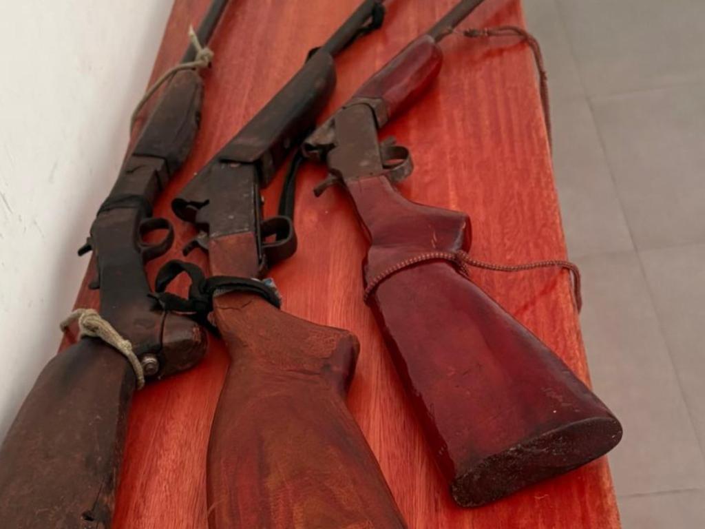 Polícia Militar apreende armas e cartuchos no Córrego Felicina; suspeito admitiu posse irregular