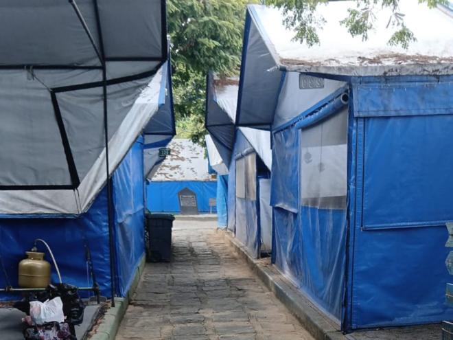 Algumas das tendas estão montadas na área de camping há décadas e todas terão que ser desmontadas e removidas 